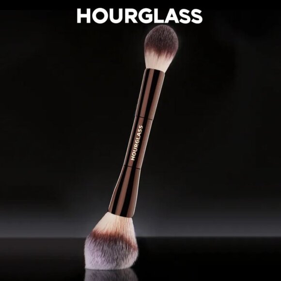 Hourglass Ambient Soft Glow Foundation Brush + Veil Powder Brush New - Picture 4 of 5
